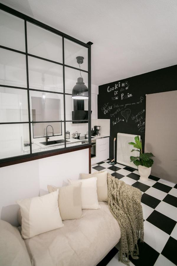 Fena Uptown Easy Living Apartment 沃洛斯 外观 照片